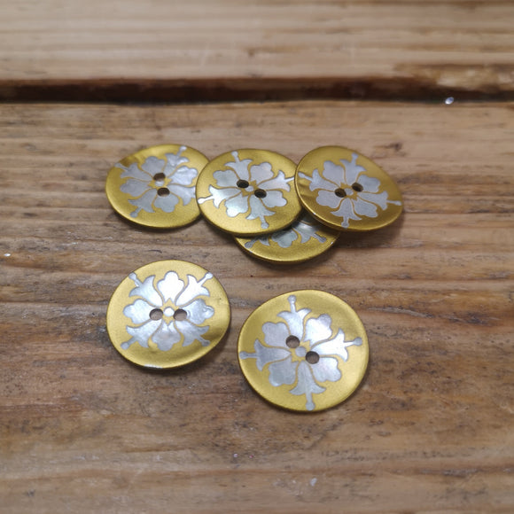 Gold Embellished Natural Shell Button 18mm