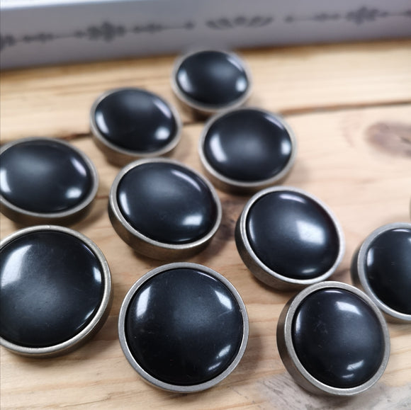 Vintage Buttons Set of 12 in 3 sizes (7 x 25mm, 2 x 23mm and  3 x 20mm) Midnight blue centre and pewter outer