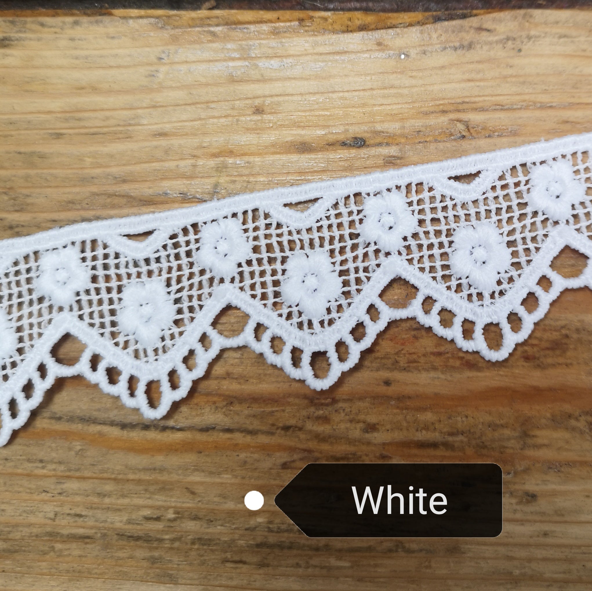 Modern Daisy Guipure 12mm Lace