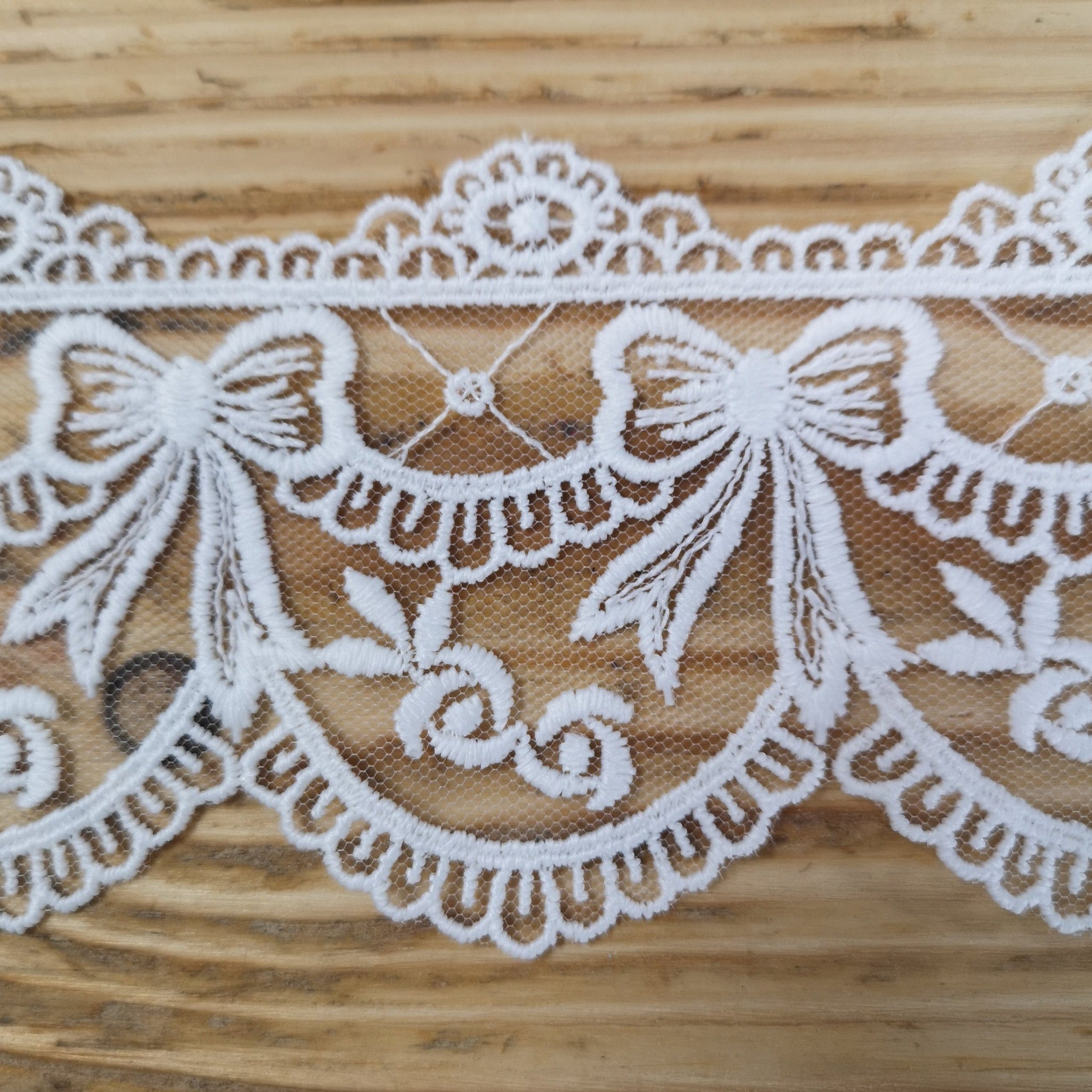 Tulle Lace Embroideredwith Bows and Large Scalloped Edge Fred s Haberdashery